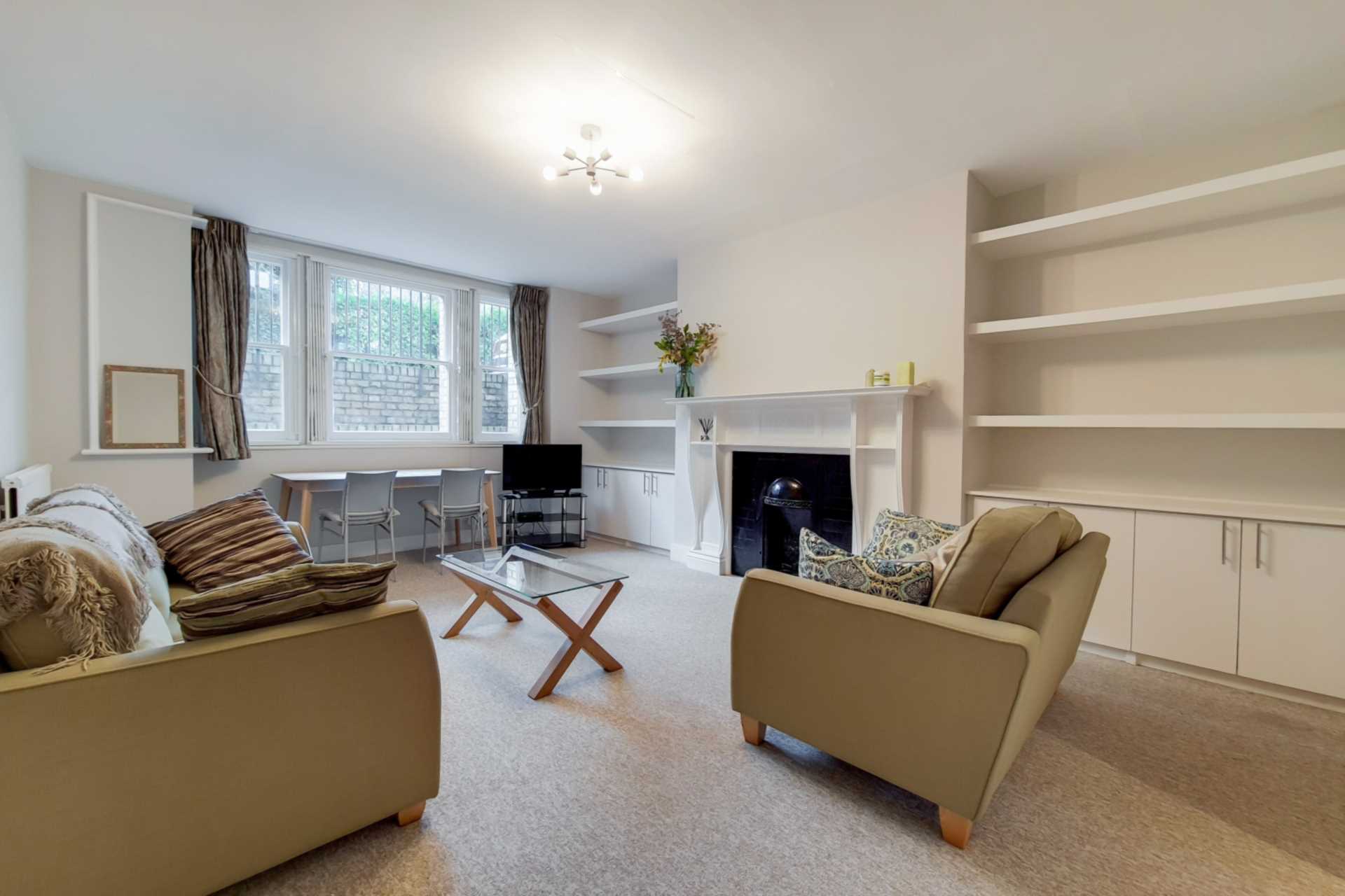 Hampstead Lane, Highgate, N6, Image 2