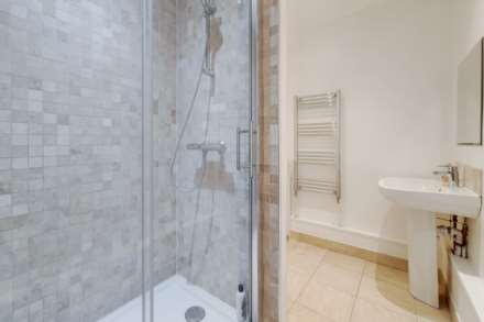 Hampstead Lane, Highgate, N6, Image 12