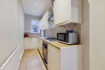 Hampstead Lane, Highgate, N6, Image 4