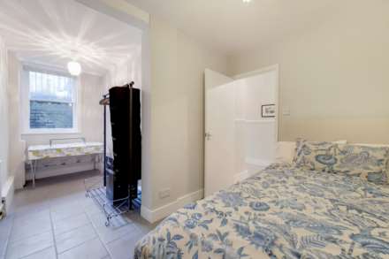 Hampstead Lane, Highgate, N6, Image 6