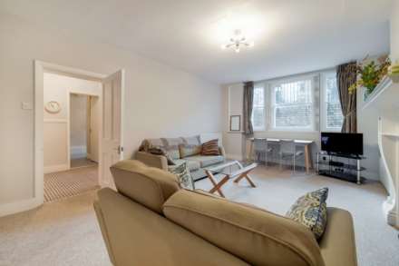 Hampstead Lane, Highgate, N6, Image 8