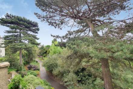 Bisham Gardens, Highgate, London, Image 2
