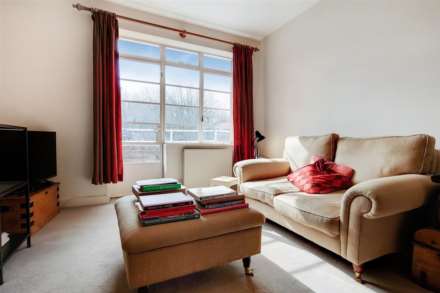 2 Bedroom Apartment, North Hill, Highgate