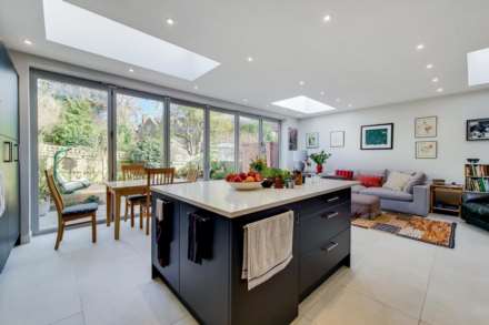 Property For Rent Highgate Hill, Highgate