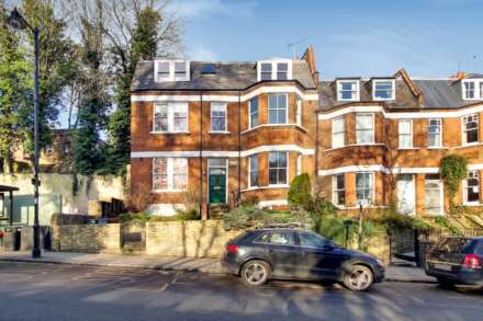 2 Bedroom Flat, Highgate Hill, London, N19