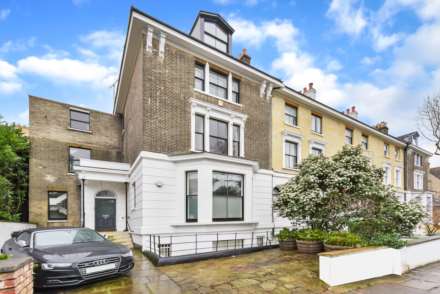 2 Bedroom Flat, Hampstead Lane, Highgate, N6