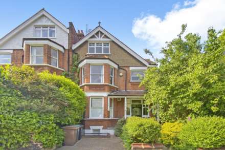 3 Bedroom Flat, Southwood Avenue, Highgate, N6