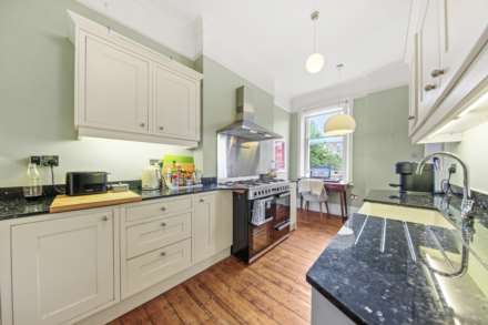 Cromwell Avenue, Highgate, N6, Image 4