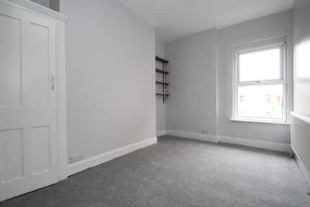 2 Bedroom Flat, Archway Road, Highgate, N6