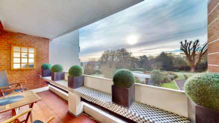 2 Bedroom Apartment, Southwood Lawn Road, Highgate, N6