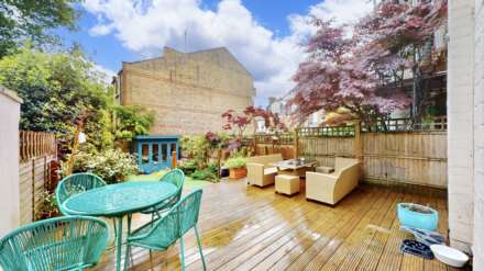 2 Bedroom Flat, Hornsey Lane Gardens, Highgate, N6