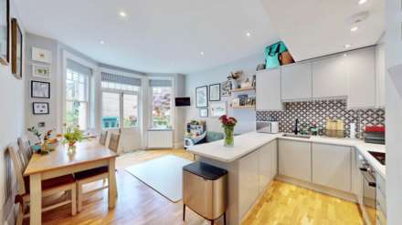 Hornsey Lane Gardens, Highgate, N6, Image 2