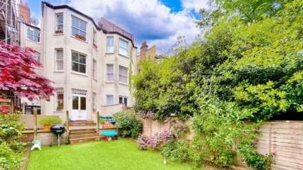 Hornsey Lane Gardens, Highgate, N6, Image 9