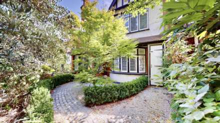 Hornsey Lane, Highgate, N6, Image 2