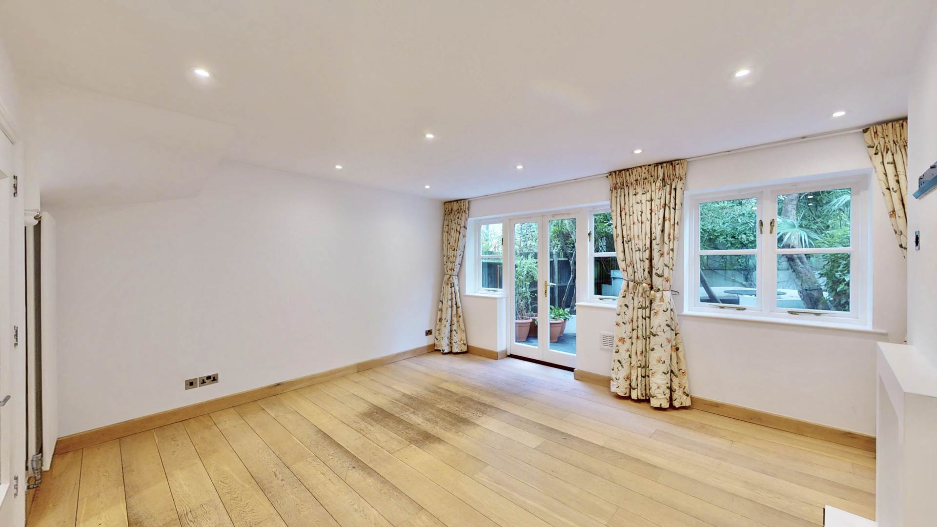 Byron Mews, Hampstead, NW3, Image 10