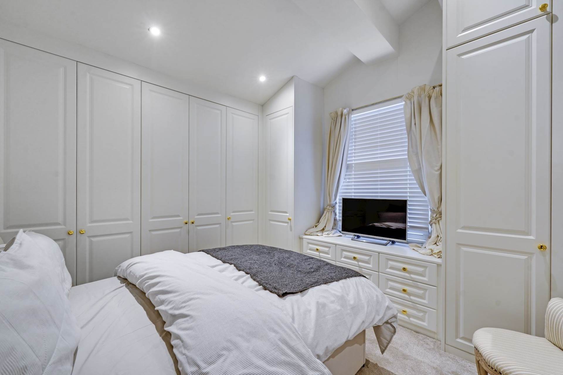 Ashmount Road, Whitehall Park, N19, Image 7
