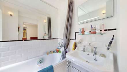 Hornsey Lane, Highgate, N6, Image 8