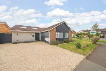 4 Bedroom Detached Bungalow, Meadway, Harrold