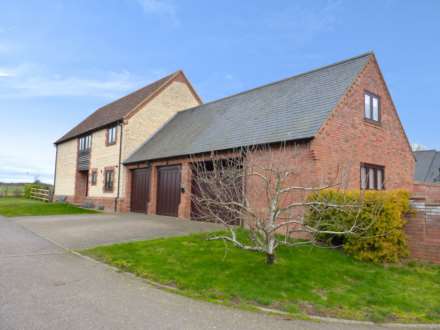 5 Bedroom Detached, Town Farm Court, Oakley