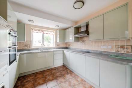 Trevor Drive, Bromham, Image 6