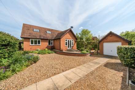 3 Bedroom Detached Bungalow, Springfield Drive, Bromham