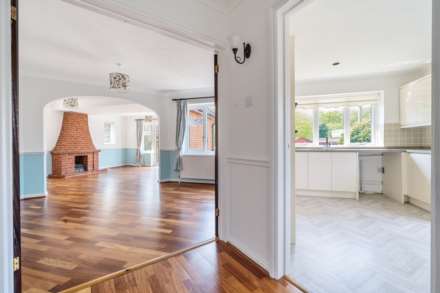 Springfield Drive, Bromham, Image 2