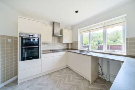 Springfield Drive, Bromham, Image 7