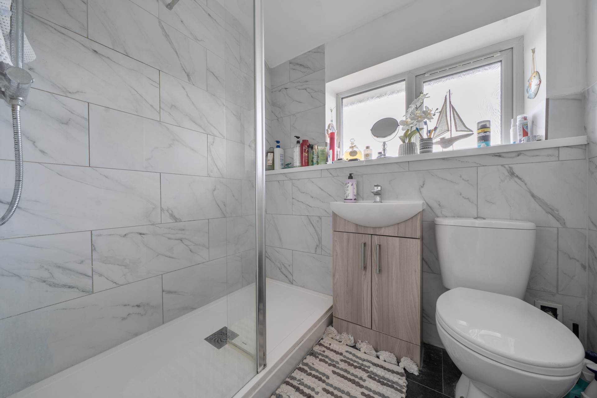 Cotswold Close, Putnoe, Image 9