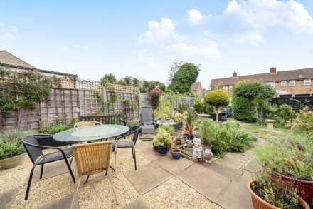Cotswold Close, Putnoe, Image 17