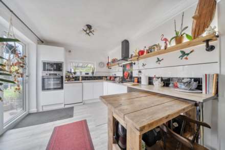 Cotswold Close, Putnoe, Image 3