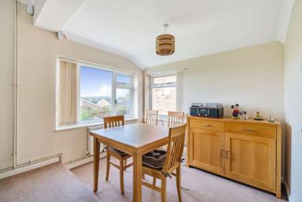 Neville Crescent, Bedford, Image 3