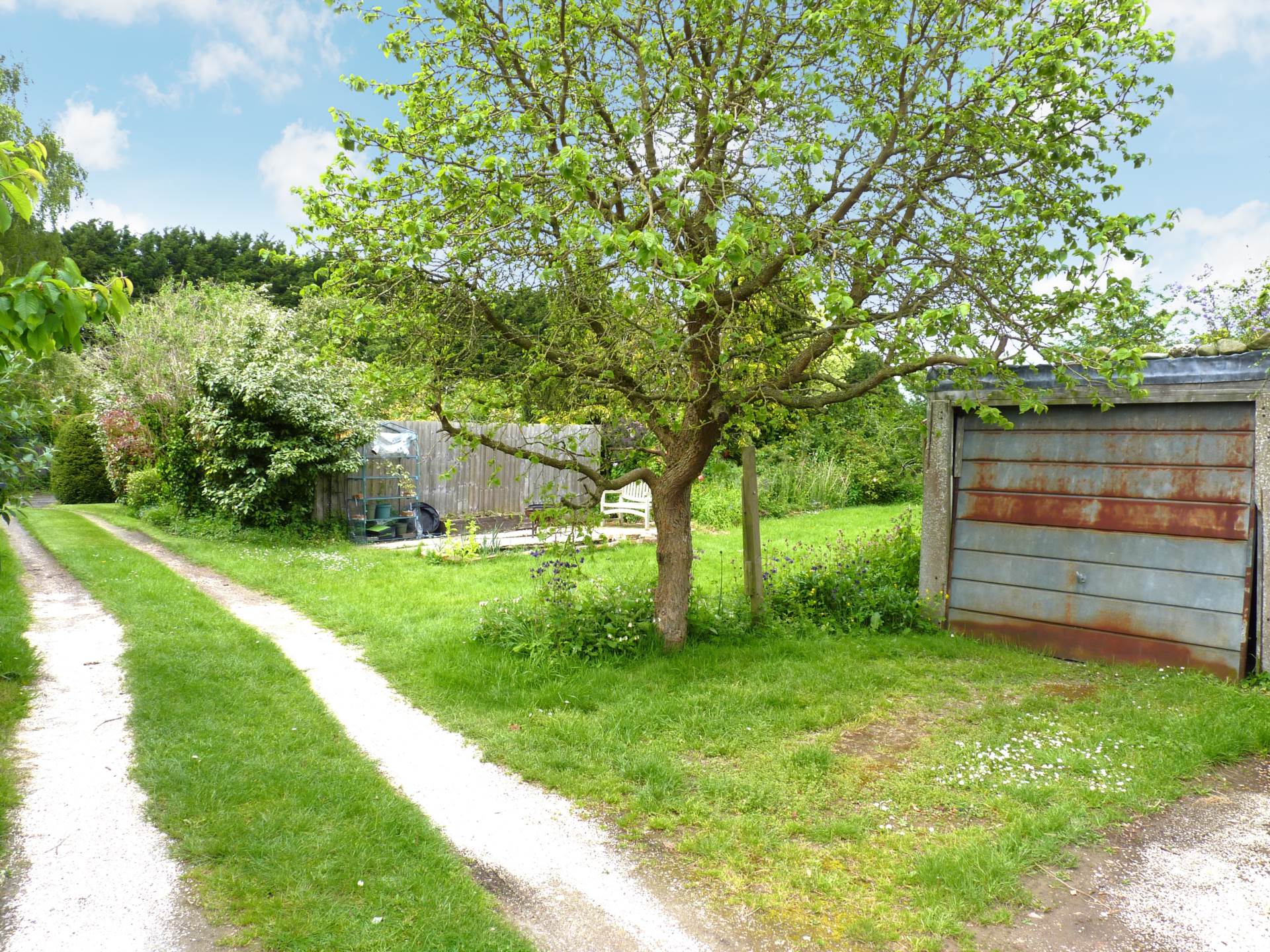 High Street, Souldrop, Image 14