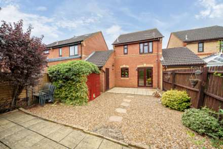 Grovebury Court, Wootton, Image 10