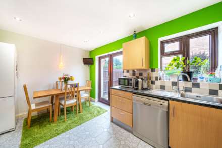 Grovebury Court, Wootton, Image 3