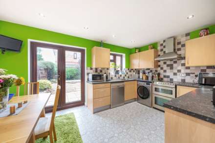 Grovebury Court, Wootton, Image 4