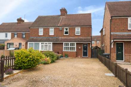 2 Bedroom Semi-Detached, High Street, Clapham