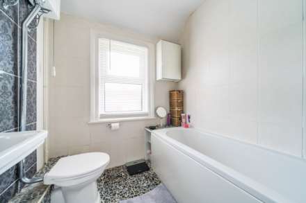 High Street, Clapham, Image 7