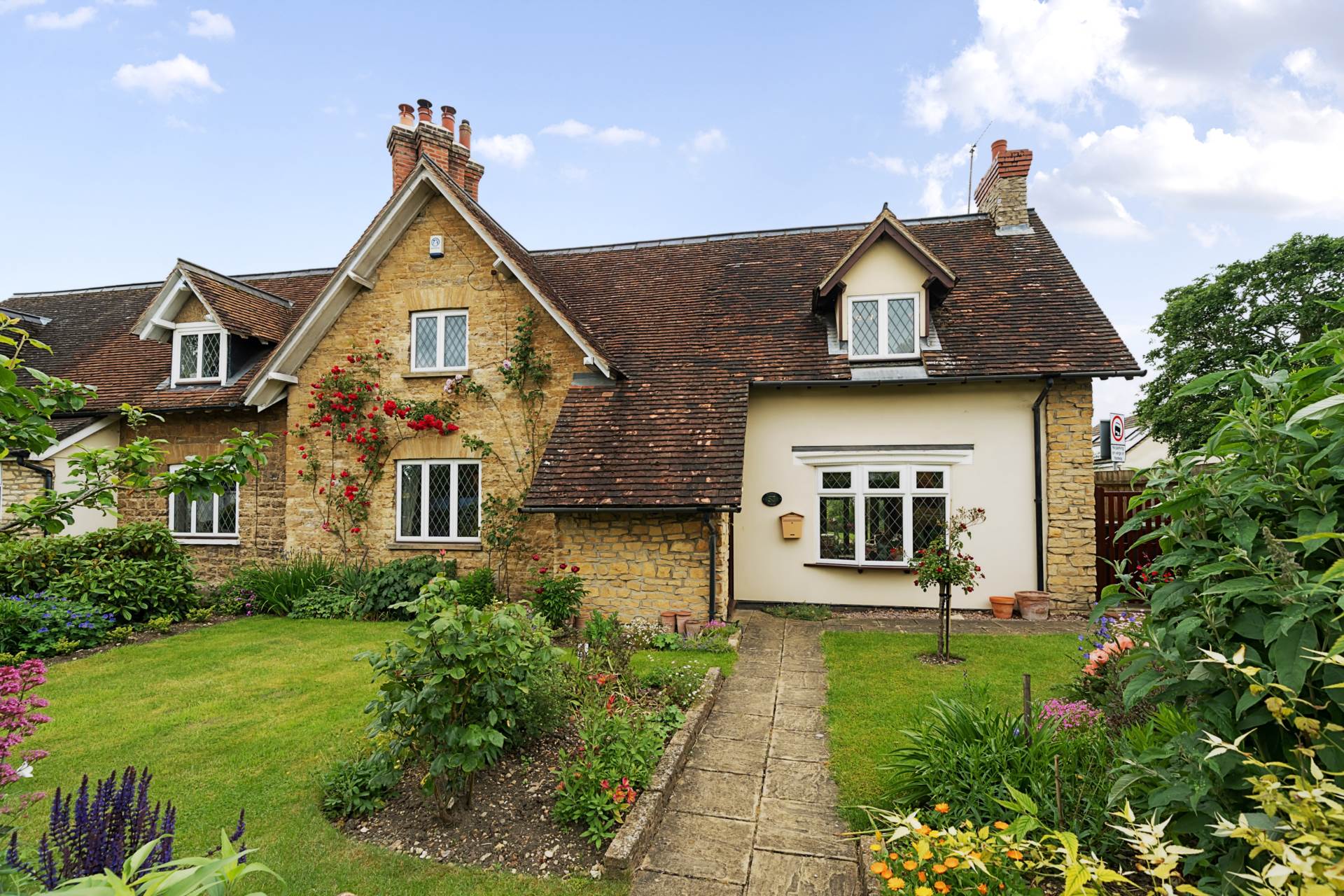 Village Road, Bromham, Image 1