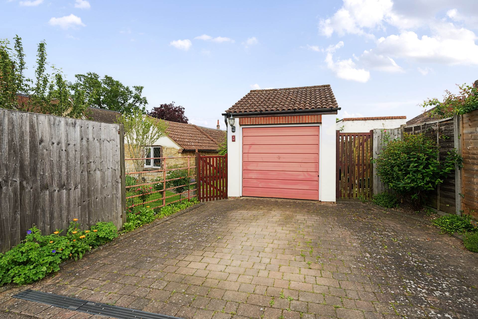 Village Road, Bromham, Image 18