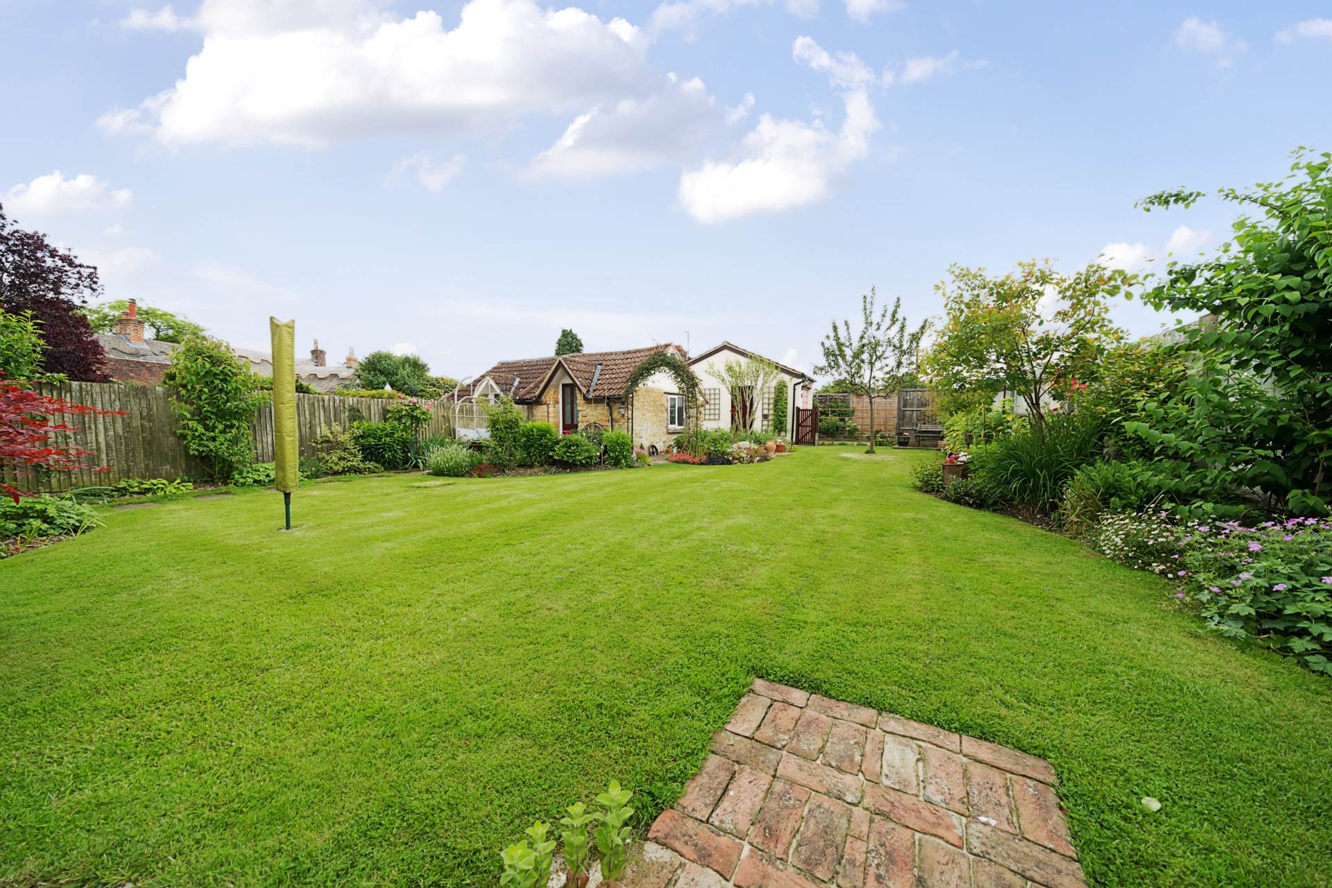 Village Road, Bromham, Image 6