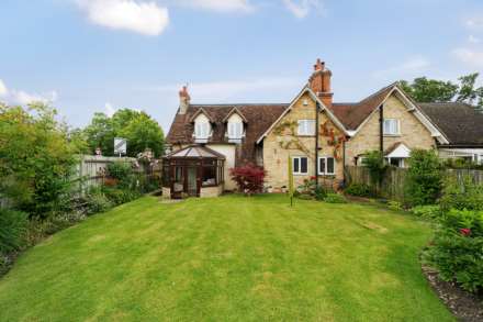 Village Road, Bromham, Image 4