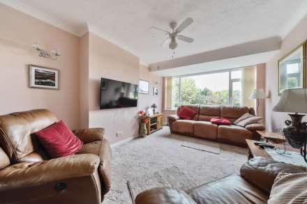 Trevor Drive, Bromham, Image 2