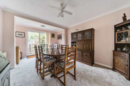 Trevor Drive, Bromham, Image 4