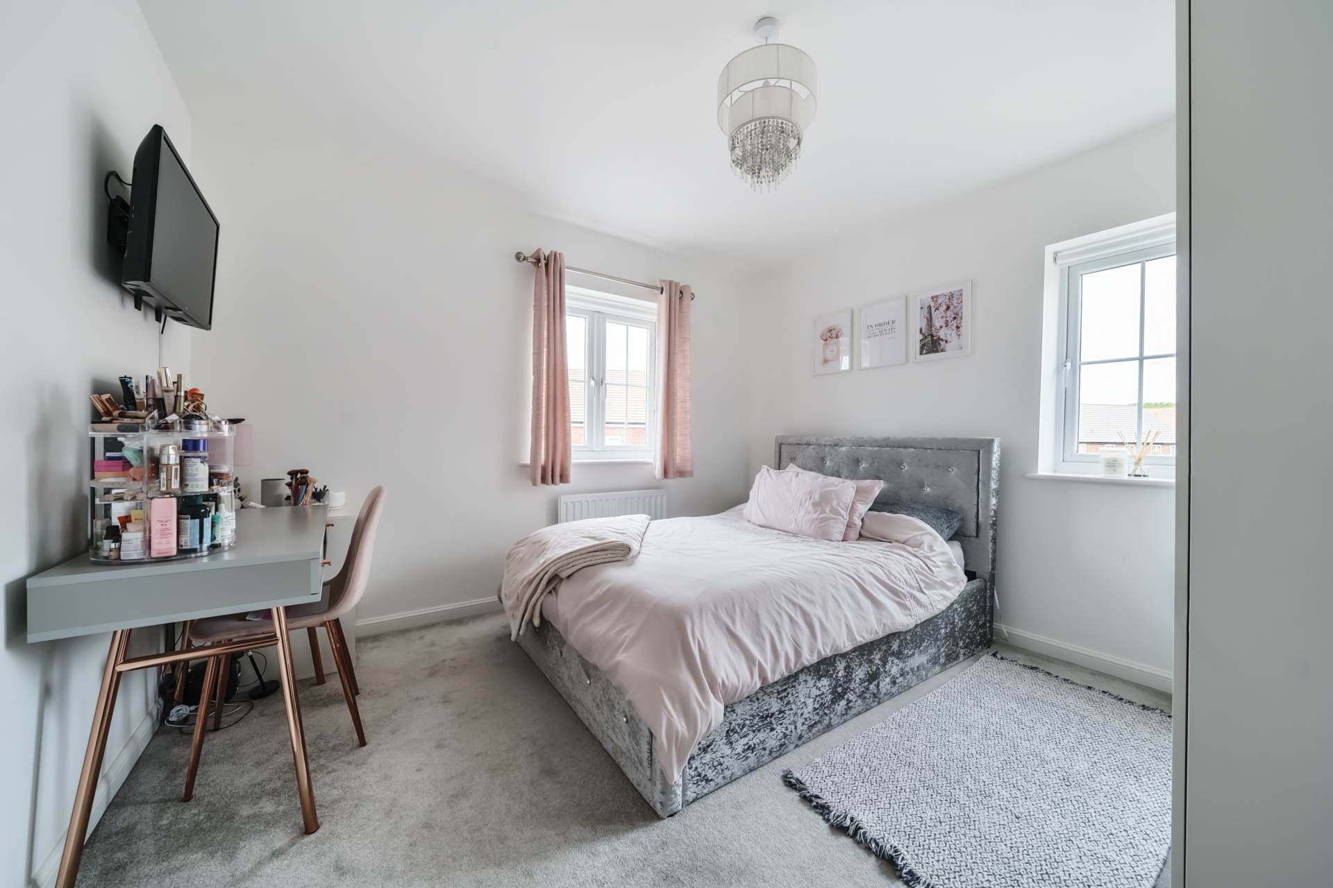Dragonfly Crescent, Biddenham, Image 13