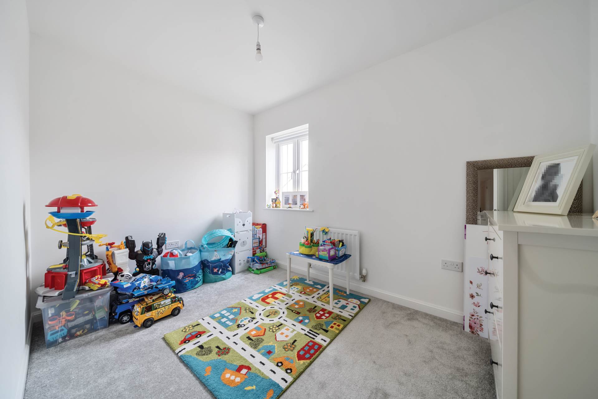 Dragonfly Crescent, Biddenham, Image 14