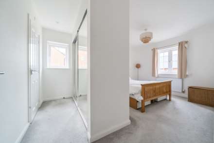 Dragonfly Crescent, Biddenham, Image 11