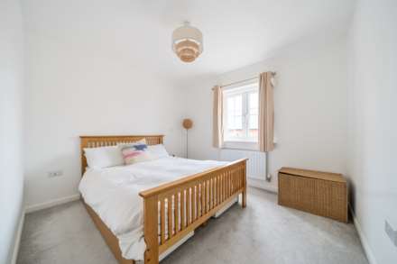 Dragonfly Crescent, Biddenham, Image 12