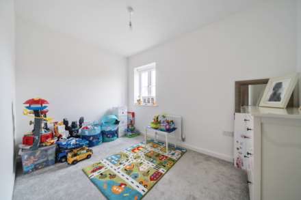 Dragonfly Crescent, Biddenham, Image 14