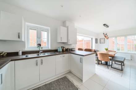 Dragonfly Crescent, Biddenham, Image 5