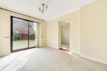 Gardener Place, Biddenham, Image 4